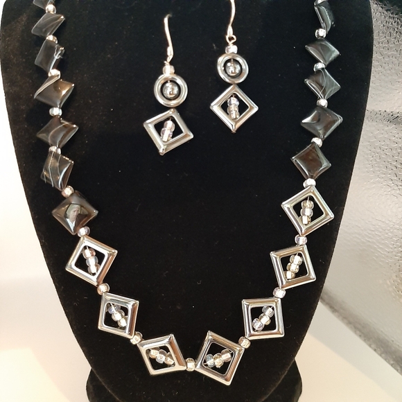 Artisan Onyx and Hematite Necklace & Earrings - Picture 2 of 7